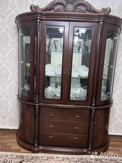 Буфеты и серванты