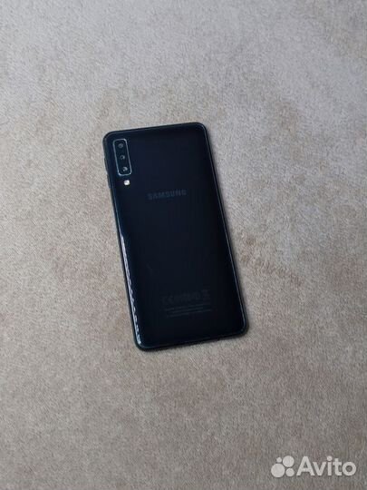 Samsung Galaxy A7 (2018), 4/64 ГБ