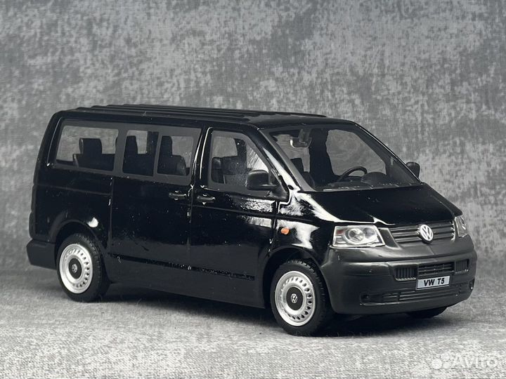 Модель Volkswagen t5 1/43 cararama