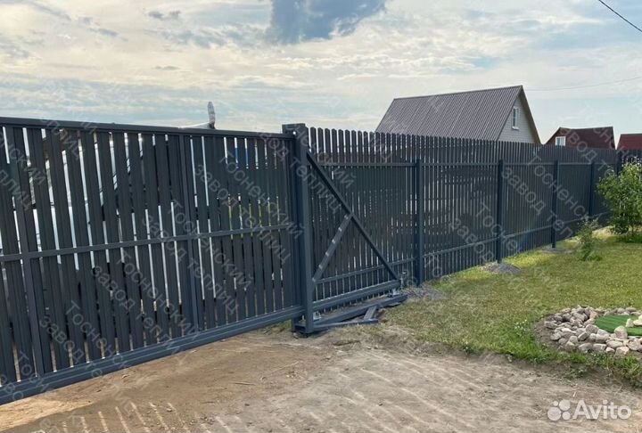Забор из металлического штакетника под ключ