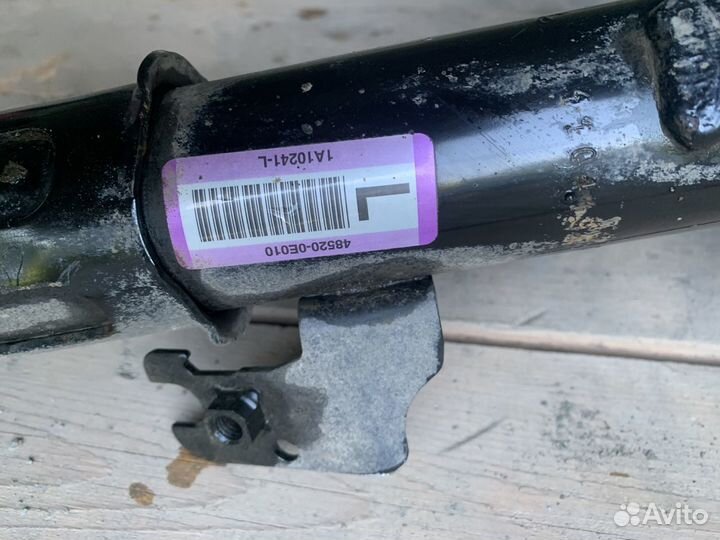 Амортизатор левая сторона lexus rx350