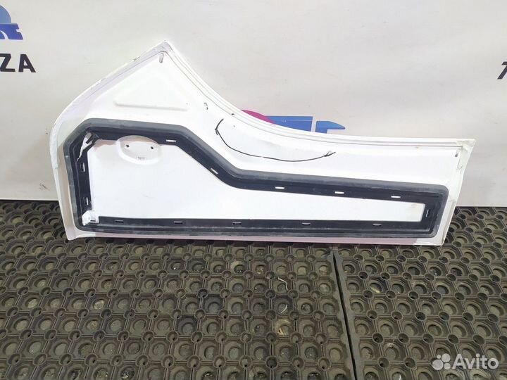 2330543 Люк наружного багажного отсека правый