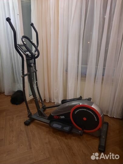 Эллиптический тренажер CardioPower E200
