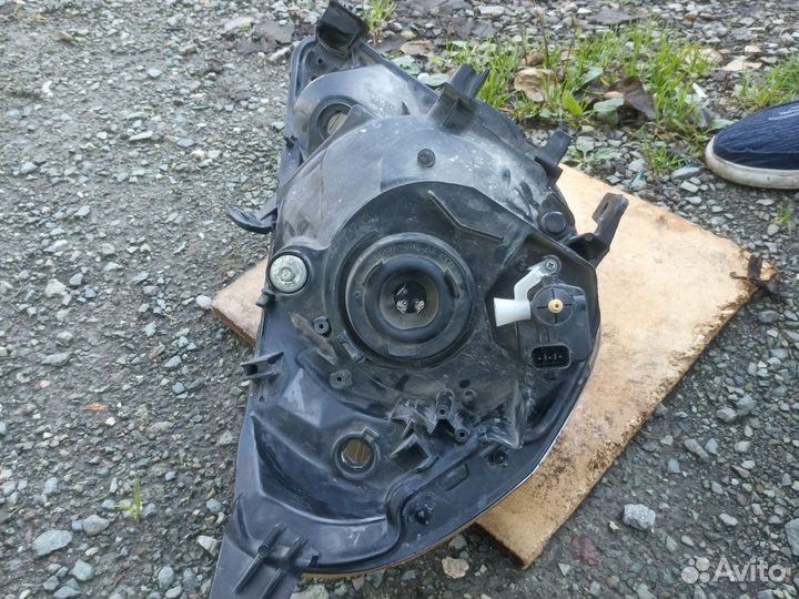 Фары на honda fit