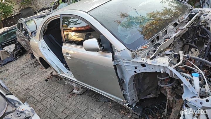 В разбор Toyota Avensis