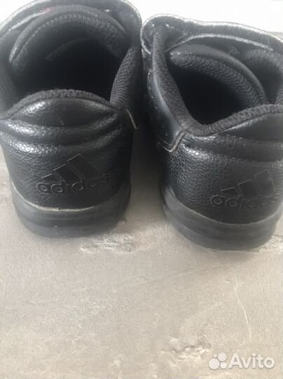 Кроссовки adidas оригинал