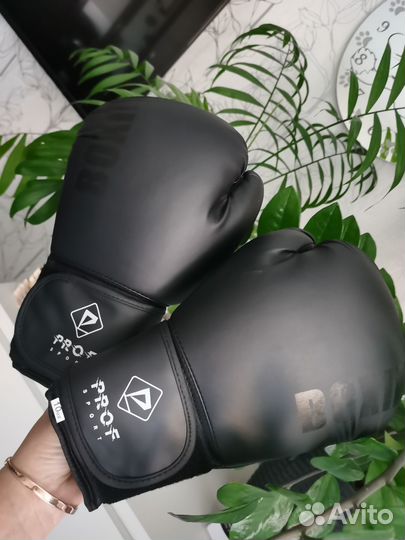 Боксерские перчатки 12 oz