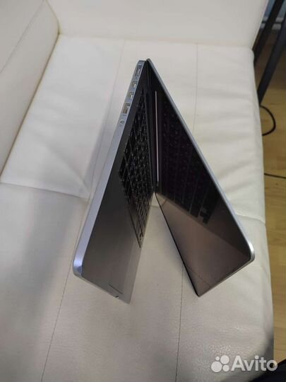 MacBook Pro 13 2015 core I5 2.7/8gb