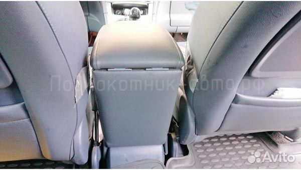 Подлокотник Ford Tourneo Connect