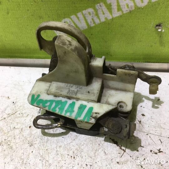 Замок двери передней левой Опель Вектра А