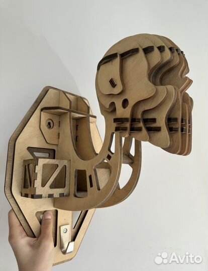 Вешалка для мотошлема