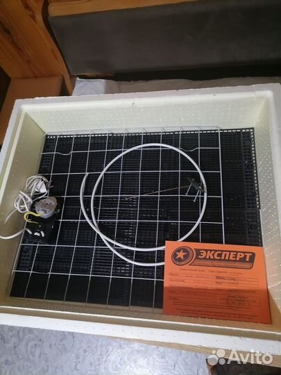 Инкубатор для яиц новый