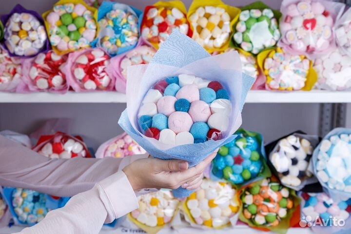 Сладкий свежий букет из суфле и мармелада, набор