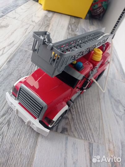 Игрушка пожарная машина