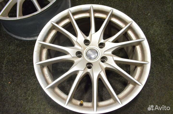 Диски Nissan R18 5x114.3 8J et40 Dia 66.1