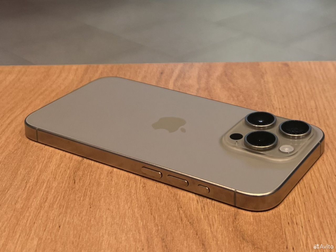 iPhone 15 Pro, 256 ГБ