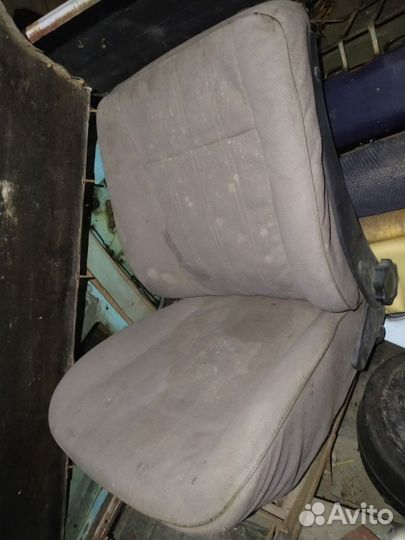 Сиденья audi 100 c3 передние