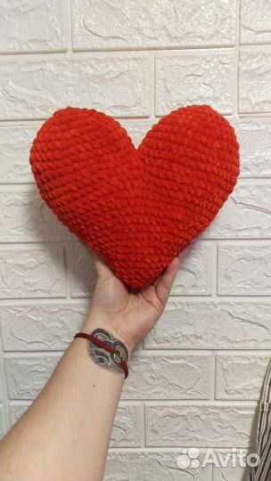 Вязаные игрушки и подушки