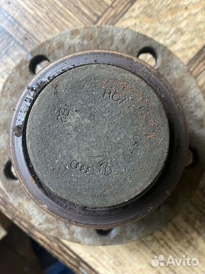 Подшипник со ступицей на skoda octavia a5