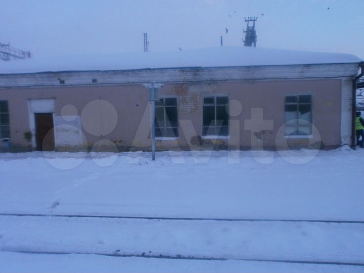 Здание в Самарской обл