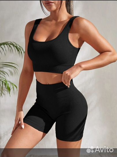 Спортивный костюм шорты и топ