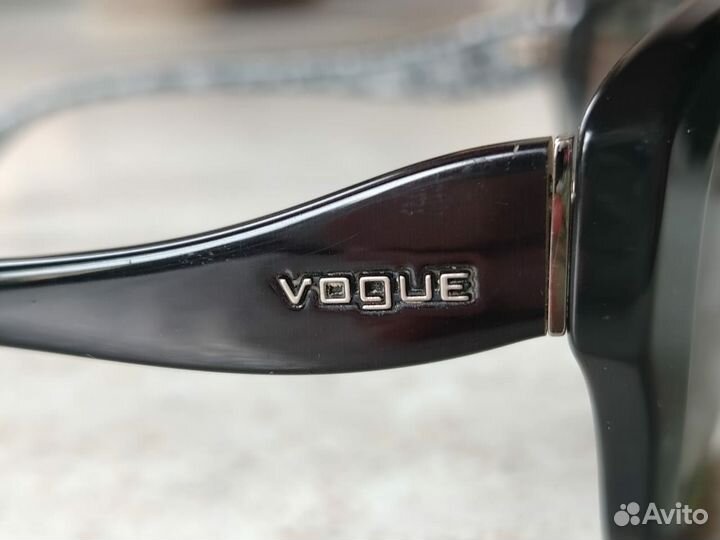Солнцезащитные очки женские vogue