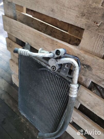 Радиатор кондиционера на VW Golf 5 2007