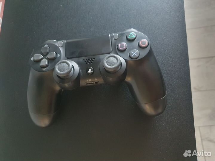 Игровая приставка ps4