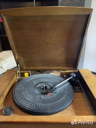 Проигрыватель с CD/MP3/USB/записью. Camry CR1111