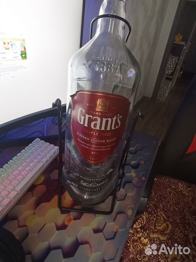 Бутылка стеклянная качеля