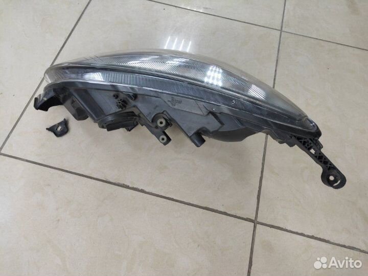 Фара правая Opel Astra J A16XER 2010