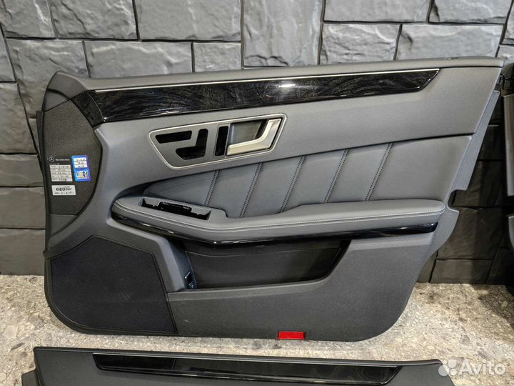 Комплект дверных карт для переделки W212