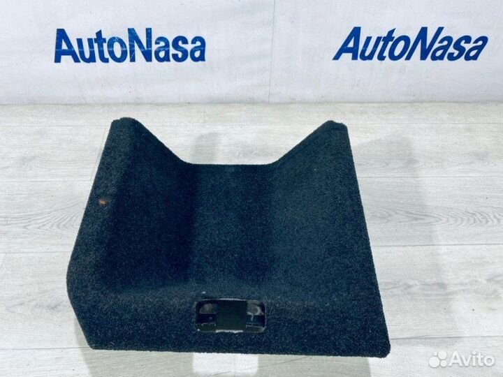 Обшивка багажника правая Land Rover Range Rover LM