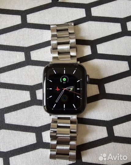 Apple Watch 4 44 mm Nike