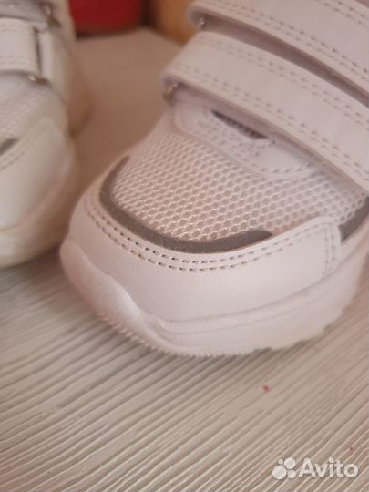 Кроссовки детские