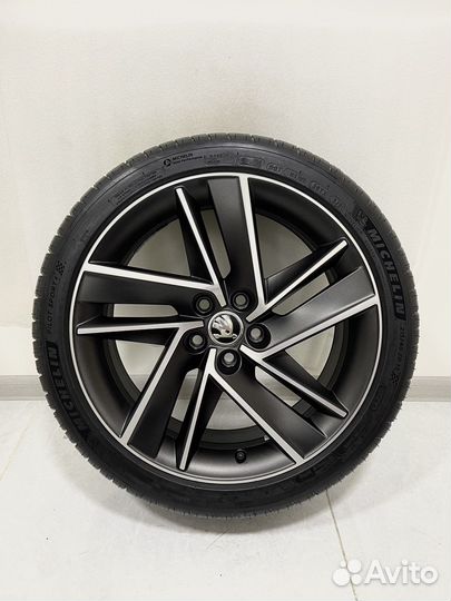 R17 Michelin Pilot Sport 4 215/40, PCD 5x100 DIA 57.1