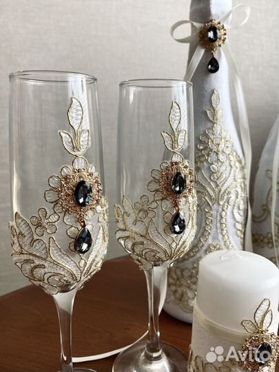 Свадебные бутылки и фужеры