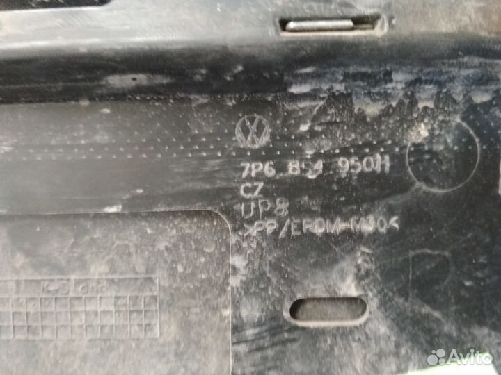 Молдинг двери задний правый Volkswagen Touareg