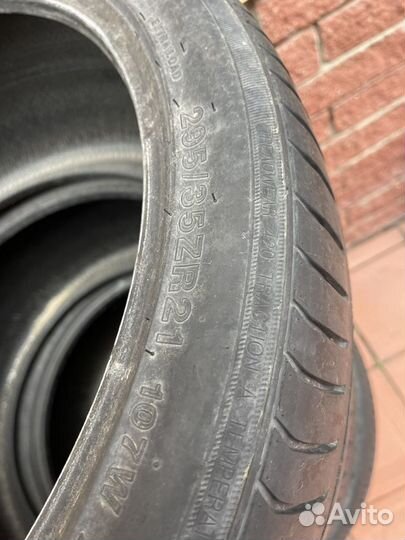 Winrun R330 295/35 R21 107W