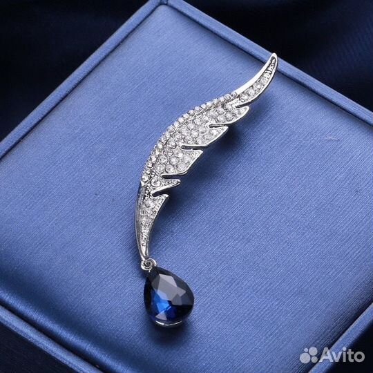 Брошь Перо с подвеской