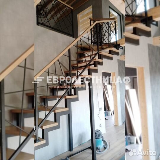 Лестница на металлокаркасе