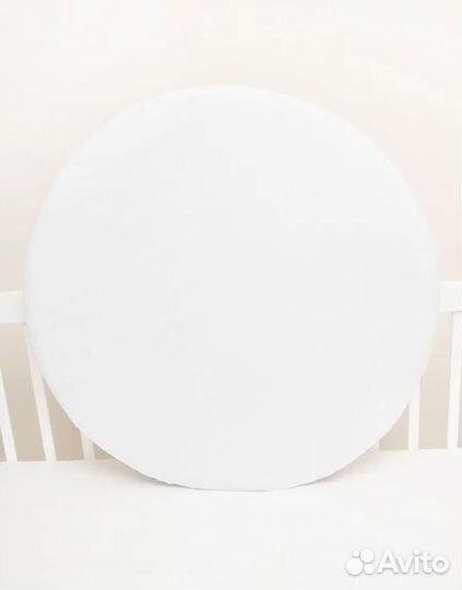 Простынь на резинке в детскую кровать круглую