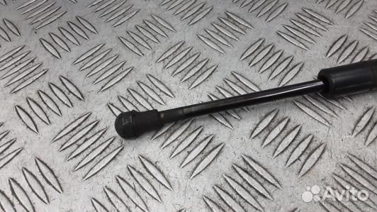 Амортизатор капота BMW X5 E53 (AML01D701)