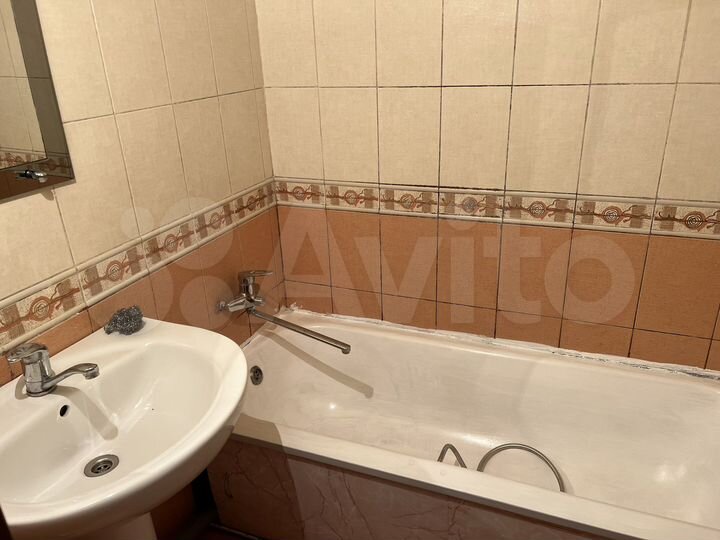 2-к. квартира, 50 м², 4/10 эт.