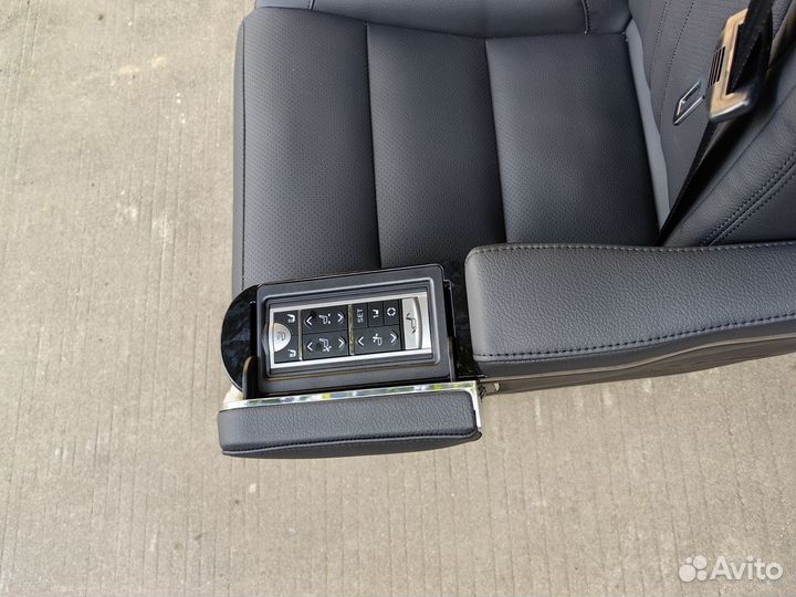 Капитанские сидения Toyota Alphard