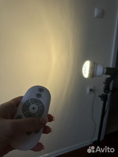 Светодиодная лампа и штатив