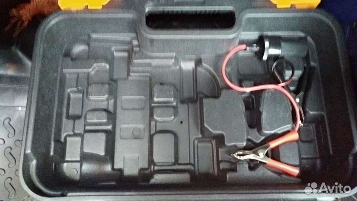 Компрессор автомобильный двухпоршневой