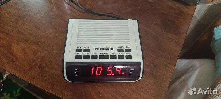Радио часы будильник с радиоприёмником