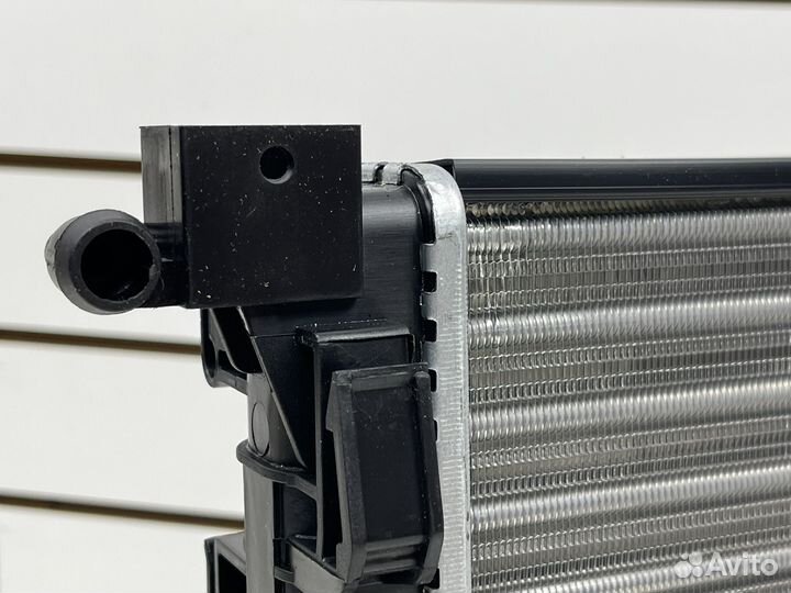 Радиатор охлаждения Ford C-Max 2010-2019