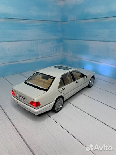 Модель автомобиля Mercedes-Benz S320 (W140) металл